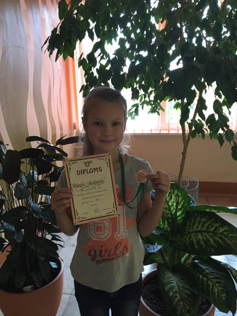 Sveicam vieglatlēti Karīnu Melāniju Madijarovu