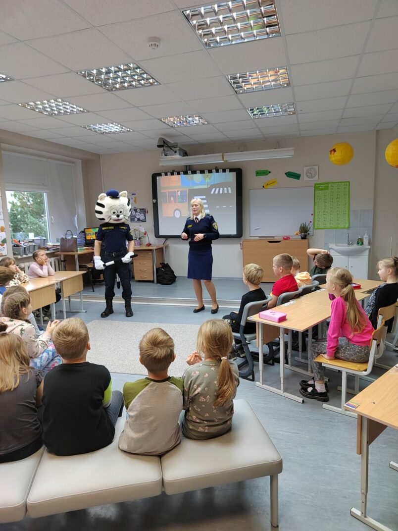 Drošs ceļš uz skolu! Neriskē! Pārgalvībai uz ceļa ir augsta cena!