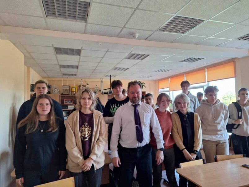 Absolventi dalās…